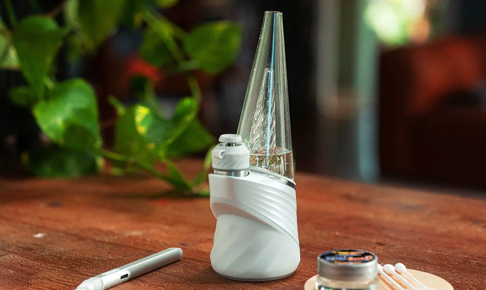 Puffco Peak 3dxl On Surface With Tools
