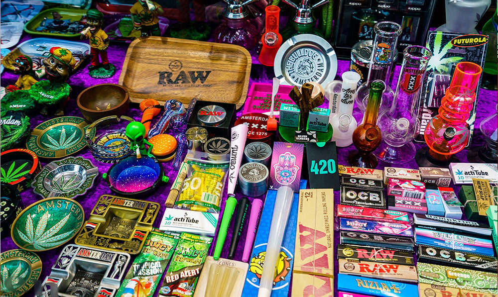 smoke shop with glass and dab accessories