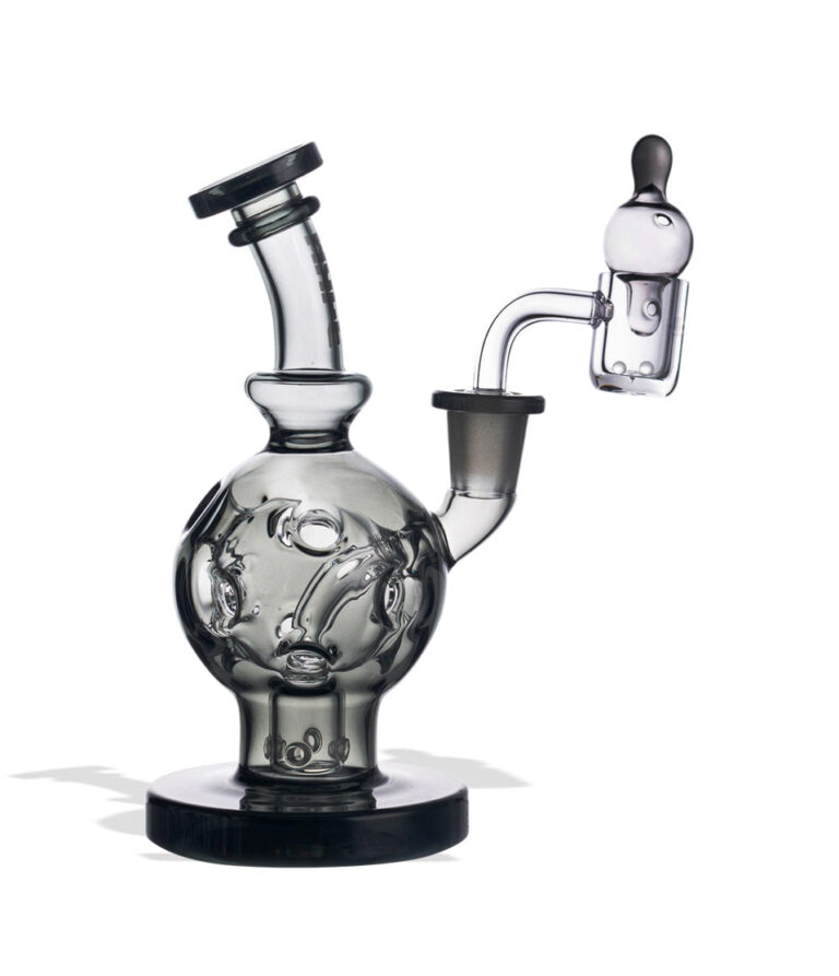Smoke Wulf Mods Atom 14mm Dab Rig with Quartz Banger on white background