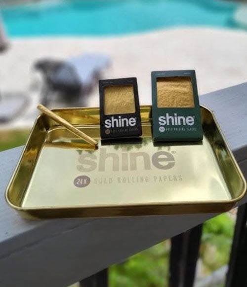 Shine tray by pool side